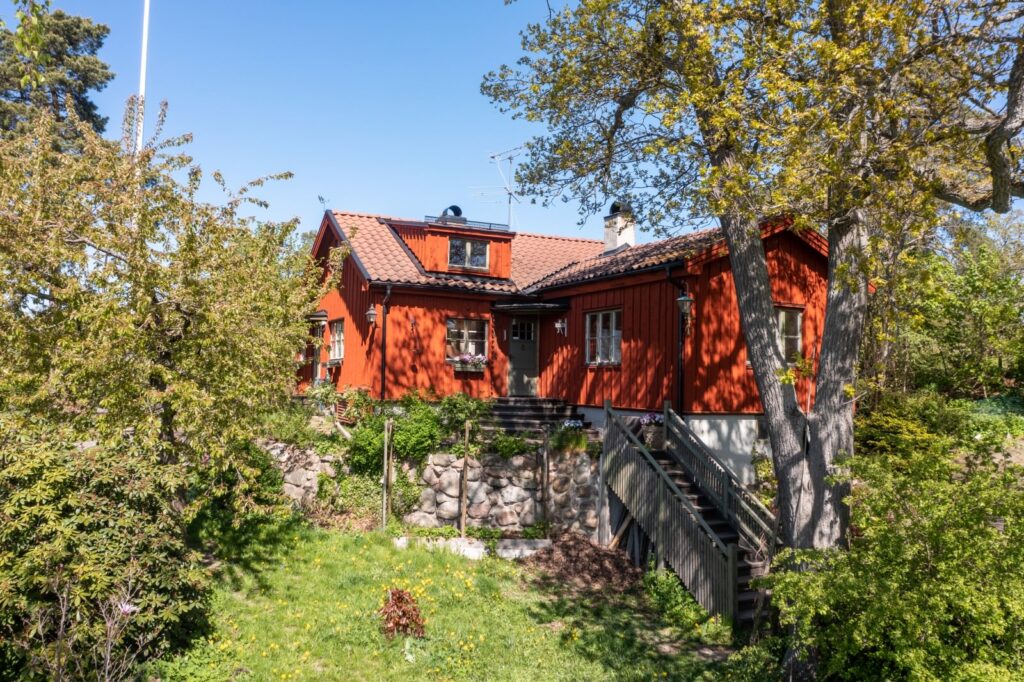 Renovering av Fasad sommarstuga. Hanviken Älta Nacka